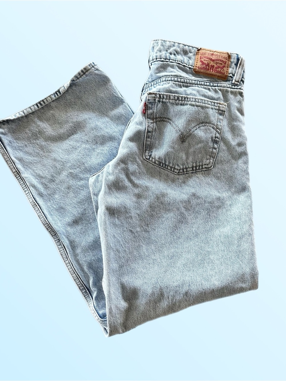Levi’s Light Wash super low-Rise Women’s Jeans - Picture 5 of 6
